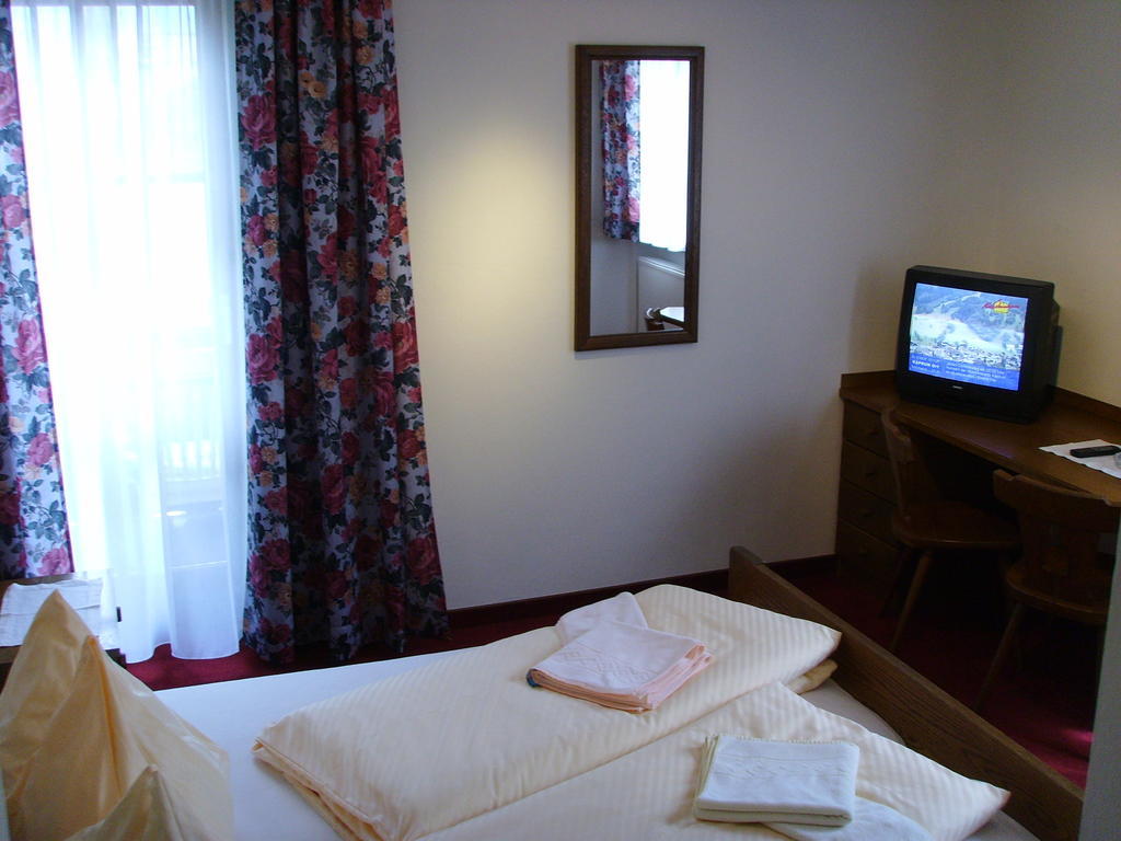 Pension Heidi Kaprun Room photo