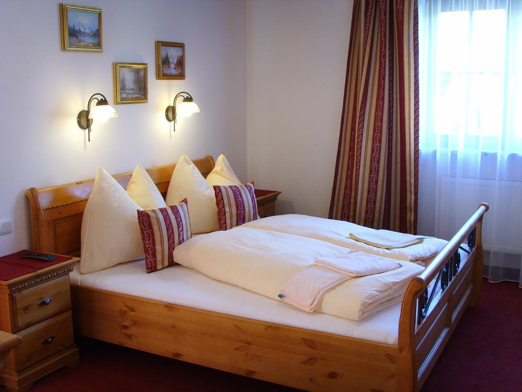 Pension Heidi Kaprun Room photo